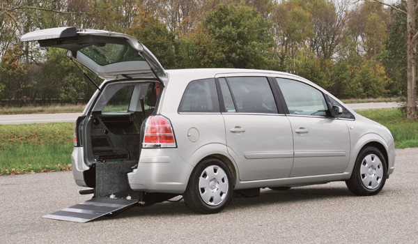 zafira_b allestimento